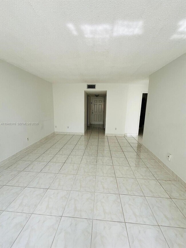 Photo - 724 NE 4th St Unit 5