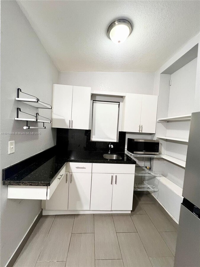 Photo - 1400 SW 29th Ave Unit 3