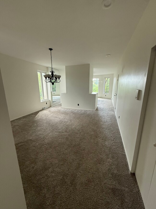 Building Photo - 561 Laurel Ave Unit #6 Rental