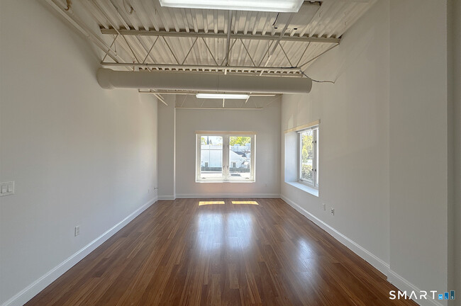 Photo - 1139 Post Rd