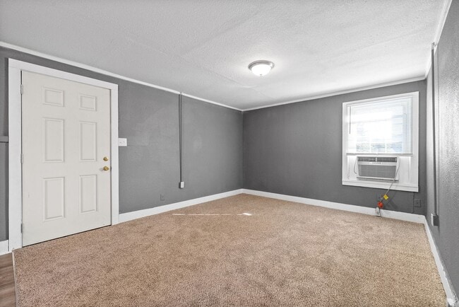 Photo - Lafayette Road-420 Unidad 420B