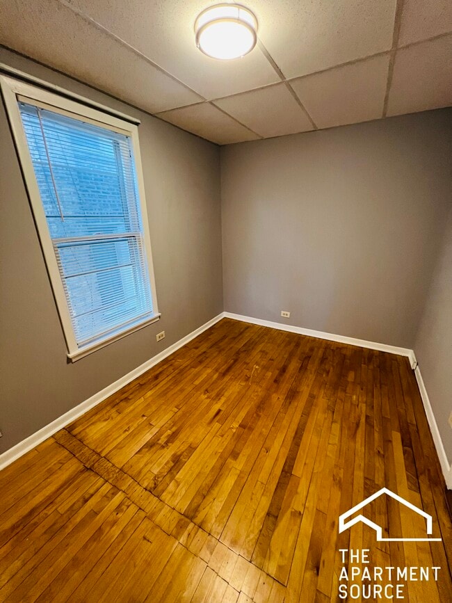 Photo - 5128 W Henderson St Unidad 2