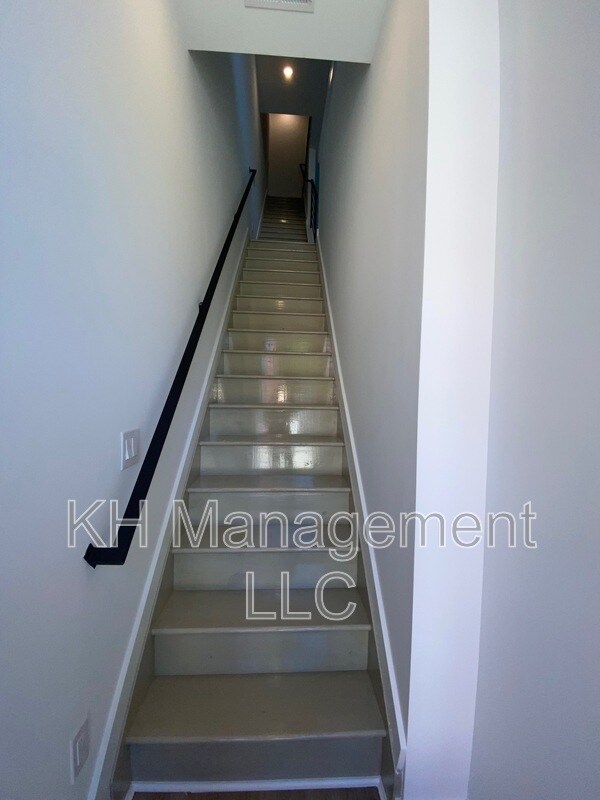 Photo - 976 N 45th St