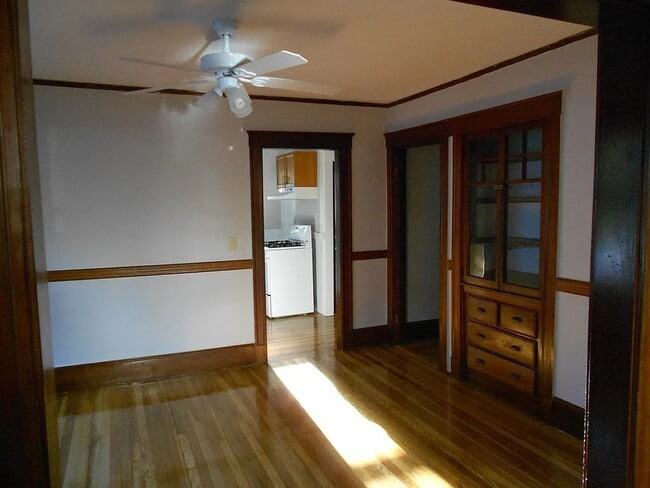 Photo - 52 Redlands Rd Unit 1
