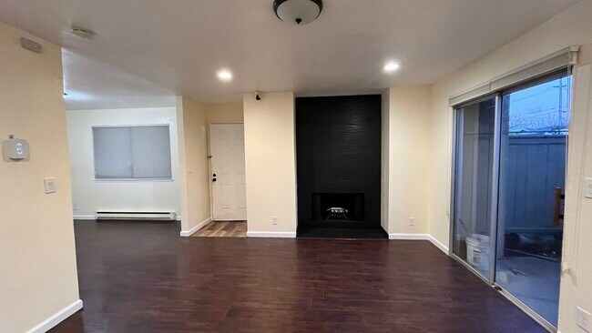 Photo - 46868 Fernald Common