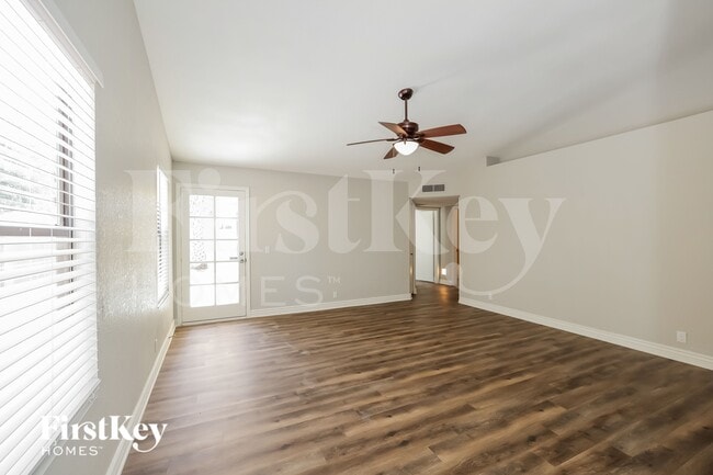 3717 W Tierra Buena Ln