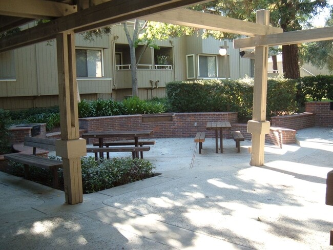 Photo - Condo, upstairs, 2 bedroom