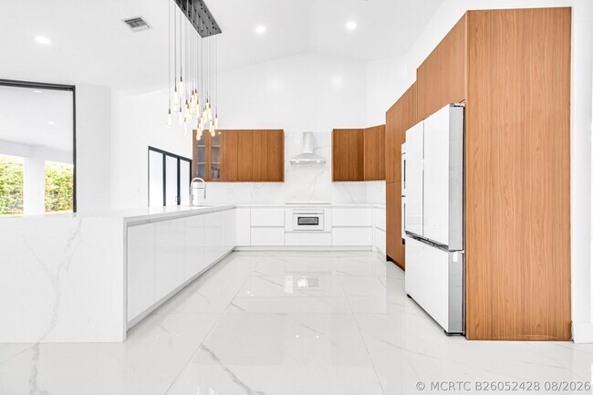 5740 SW 33rd Terrace