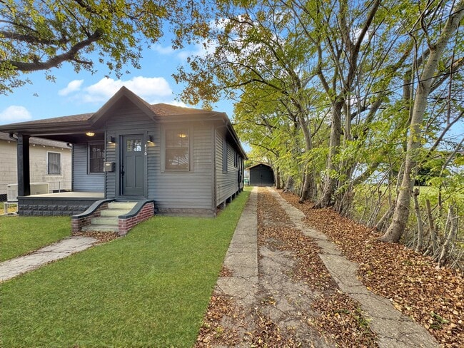 Building Photo - 416 Pailet Ave