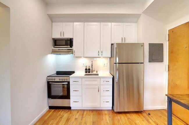 Building Photo - 11 Cuneo Pl Unit 3B