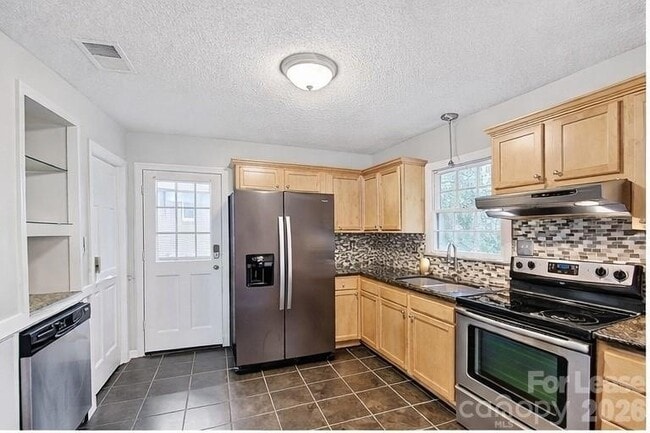 Photo - 218 Clearbrook Rd