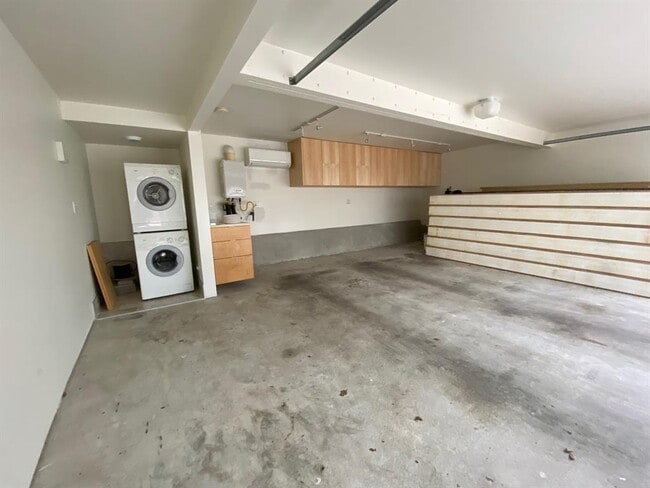 Photo - 1605 Newfield Ln