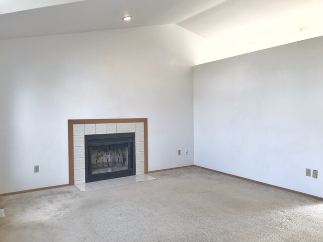 Photo - Great 3 bed with huge yard!