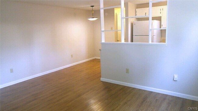 Photo - 101 E Milford Dr