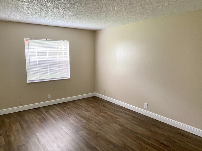 Photo - 3440 Rudolph Rd Unidad 2