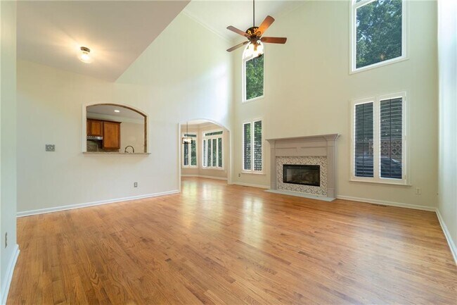 Photo - 313 Oak Hill Ln