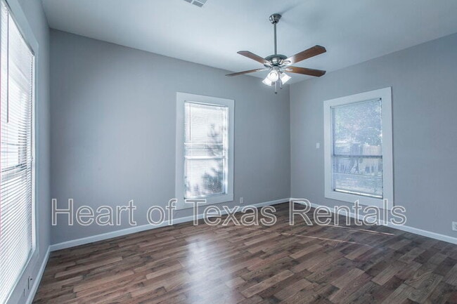 Photo - 609 Herring Ave