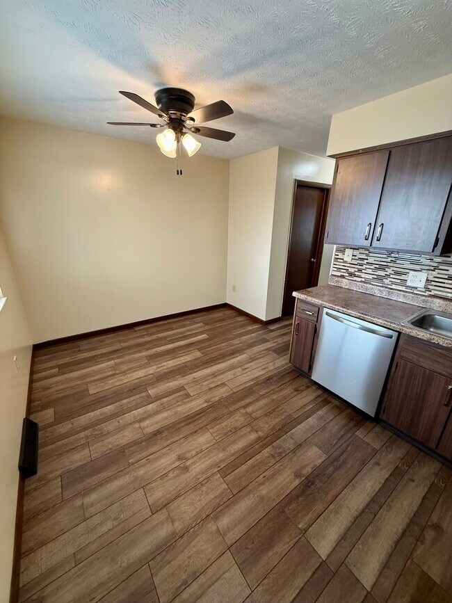 Photo - 3208 Cedar Grove Pl S