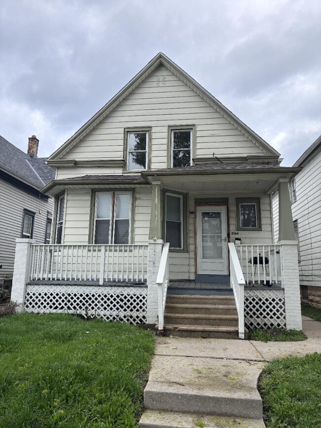 Photo - 2166 S 6th St