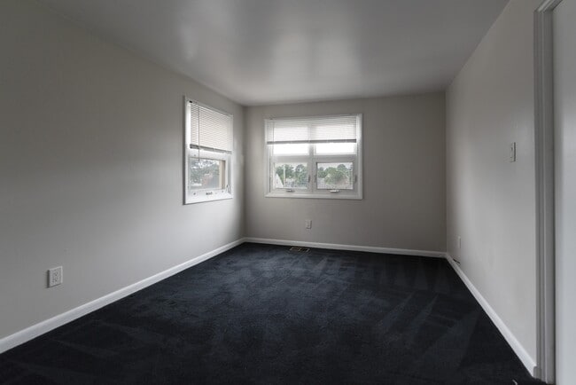 Photo - 18 N New St Unit 2