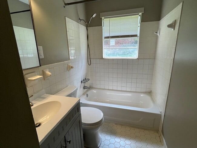 Photo - Renovated 3 Bedroom 1 Bath Home for Rent!