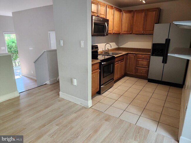 Photo - 5403 Crossrail Dr