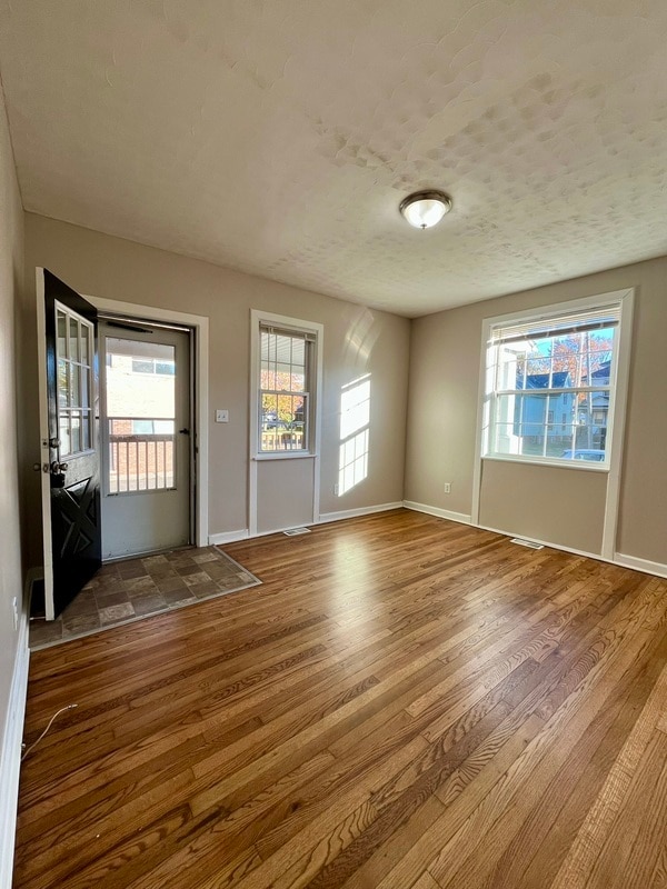 Photo - 216 Poplar St