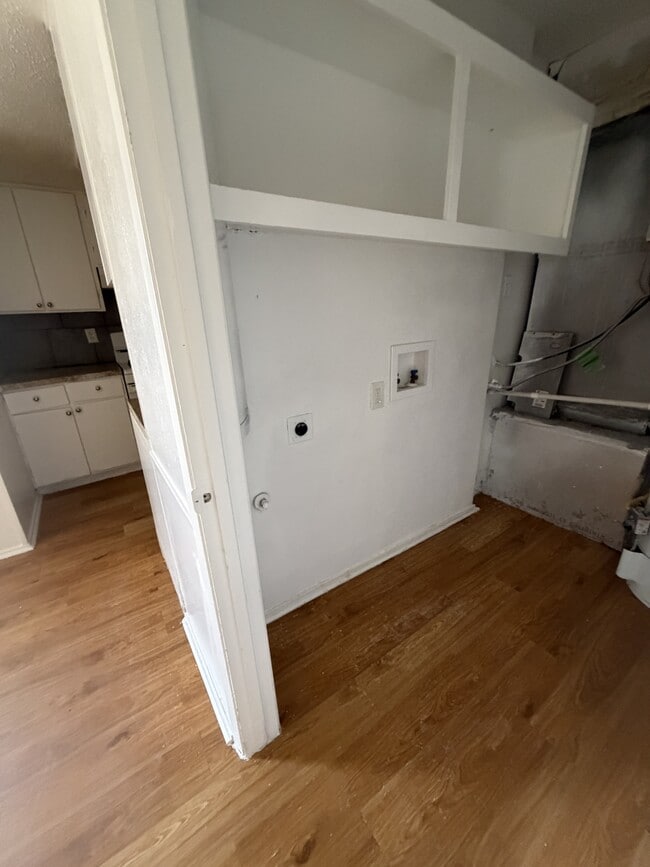 Photo - 2910 Lourdes St