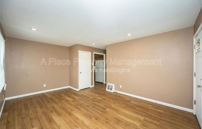 Photo - 325 Caithness Rd