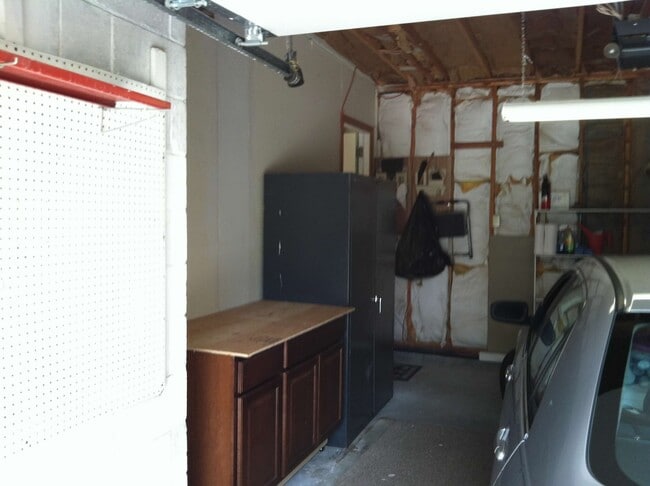 Garage - 5 Anthonys Way