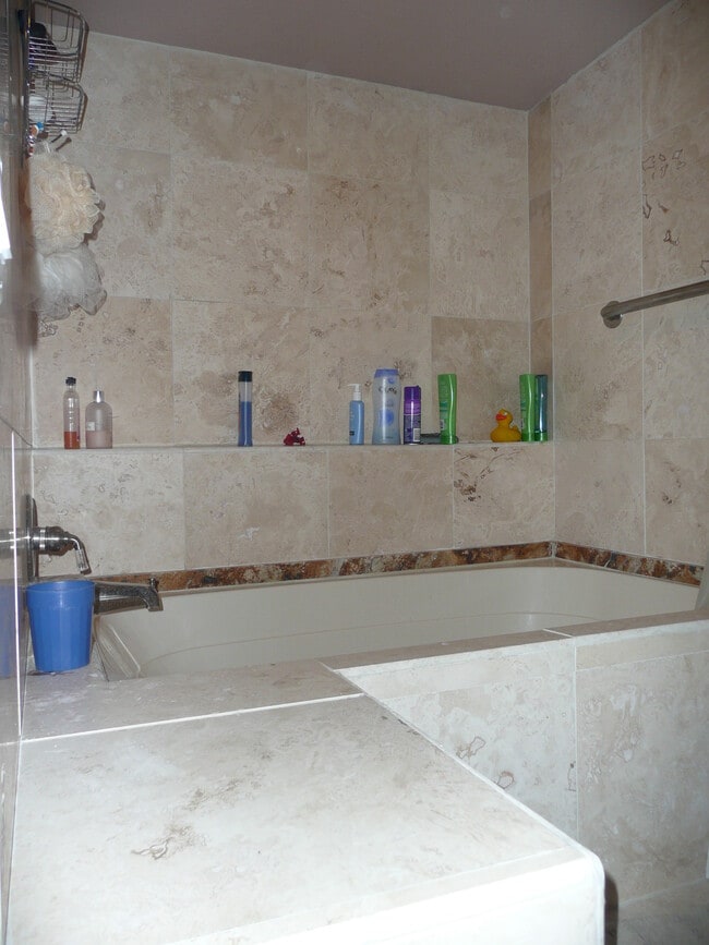 Photo - 1017 E Roma Ave