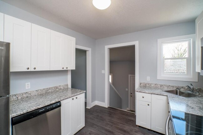 Photo - 3 bedroom in Prince George BC V2L 1E4