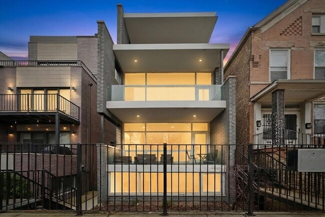 Building Photo - 1541 N Bosworth Ave Unit 3