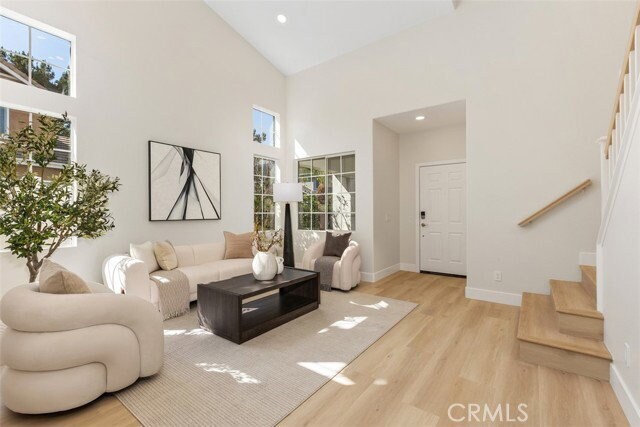 Photo - 5 Chatri Cir