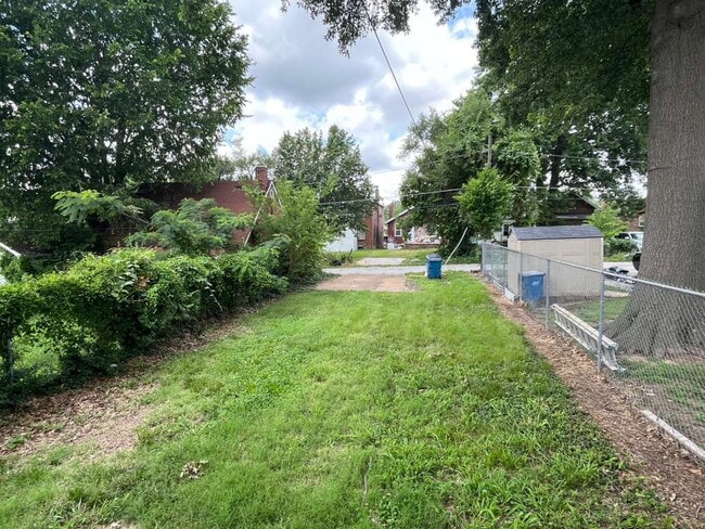 Photo - "Charming 2-Bedroom Retreat with Wood Floors with Basement!"