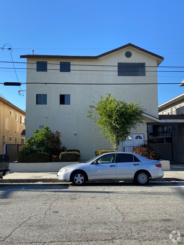 Building Photo - 4063 W 130th St Unit 5 Rental