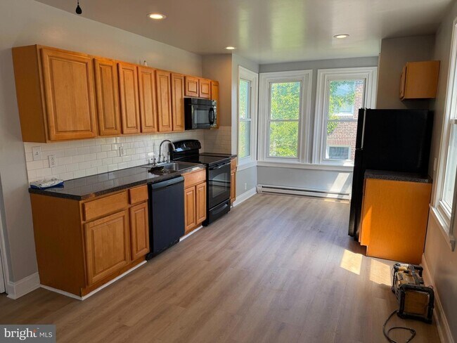 Photo - 1657 Haworth St