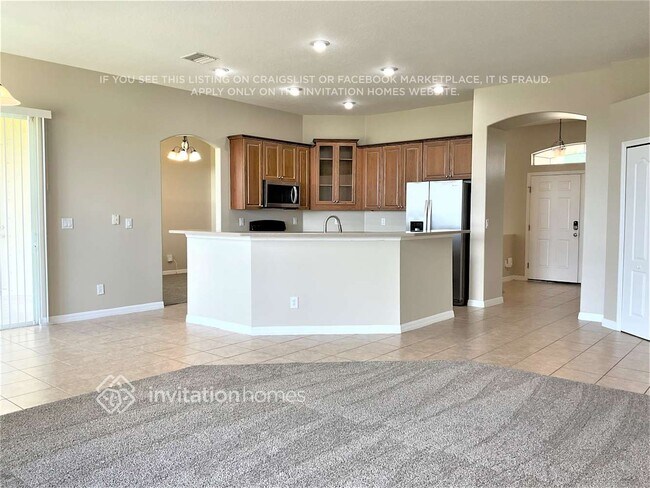 Photo - 930 Fairhaven St NE