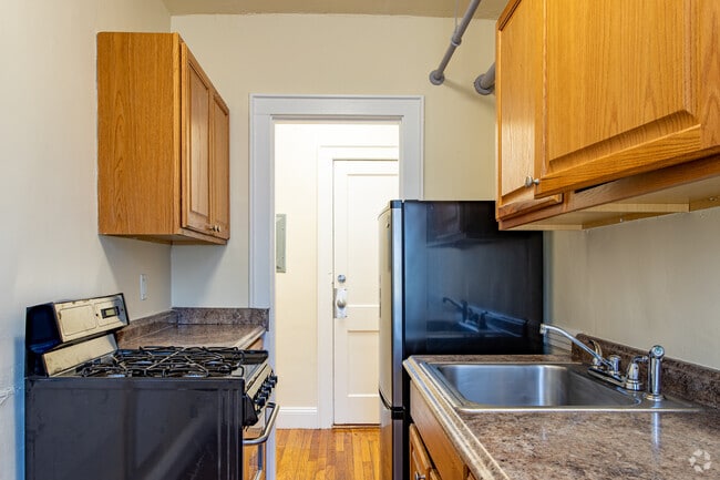 Studio, 1BA - 421SF - 50 Broadway Apartment Homes