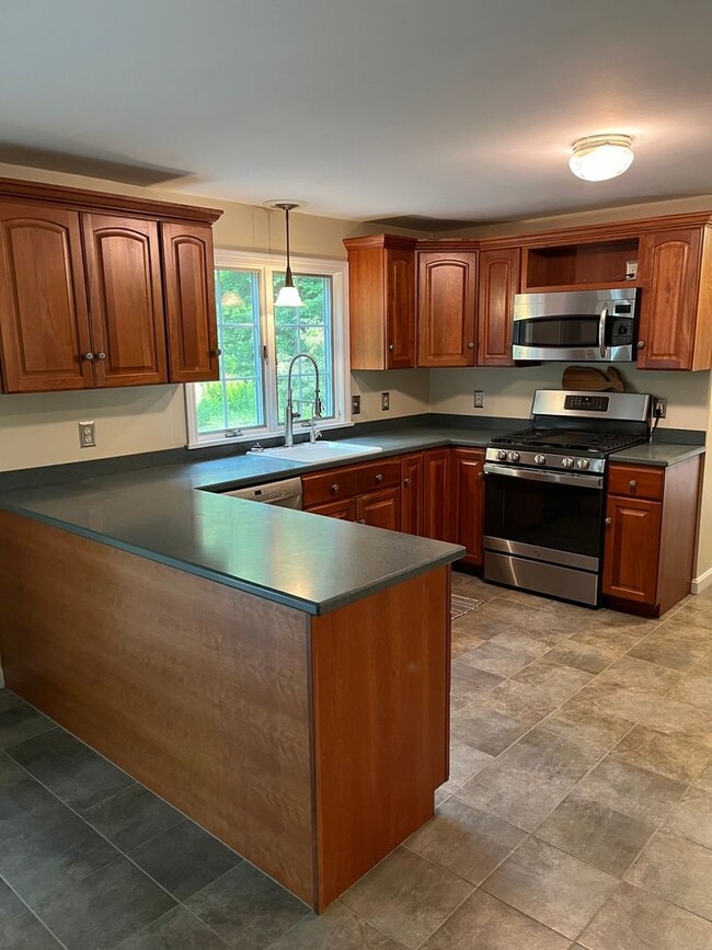Photo - Executive 4 Br / 2.5 Ba Executive Colonial in Sandwich