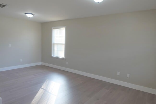 Photo - 1002 Whirlaway Cir