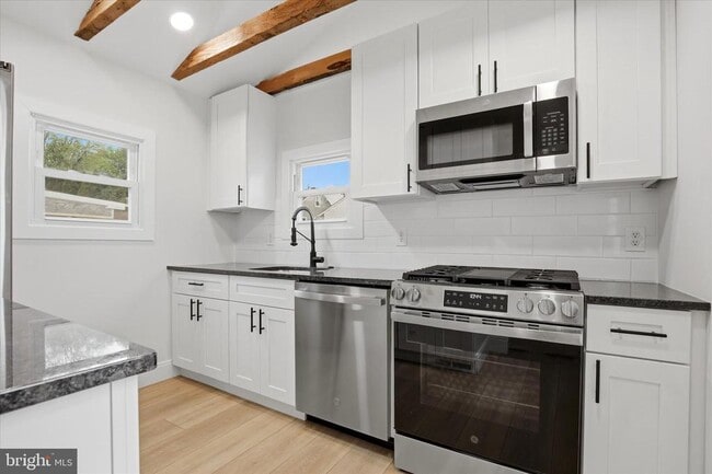 Photo - 125 Warren St
