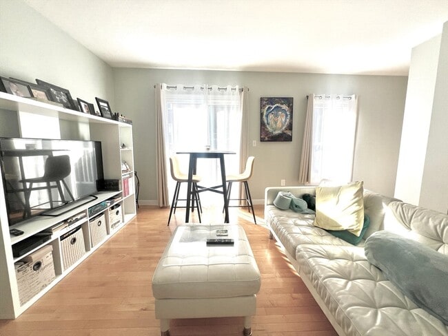 Photo - 426 Medford St