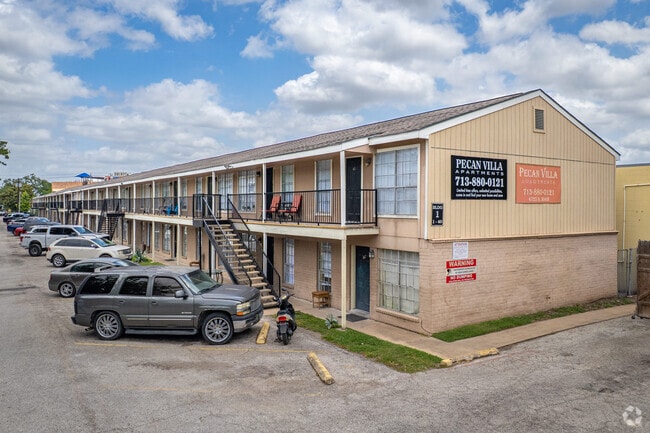 4725 N Main St - Pecan Villa Apartments
