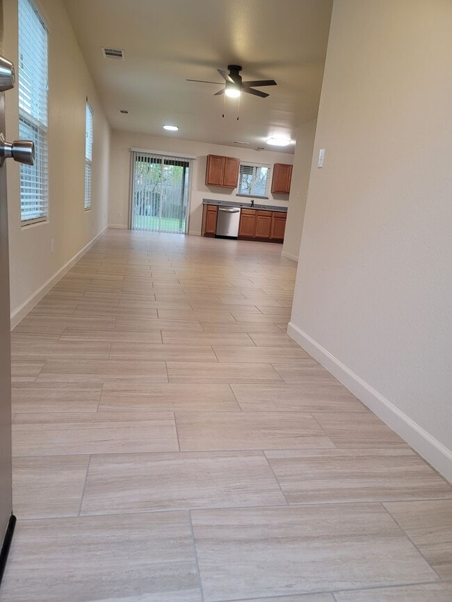 Photo - 3 bedroom 2 bath SW Visalia Home