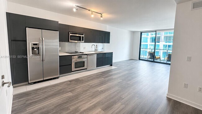 Photo - 31 SE 6th St Unit 1904