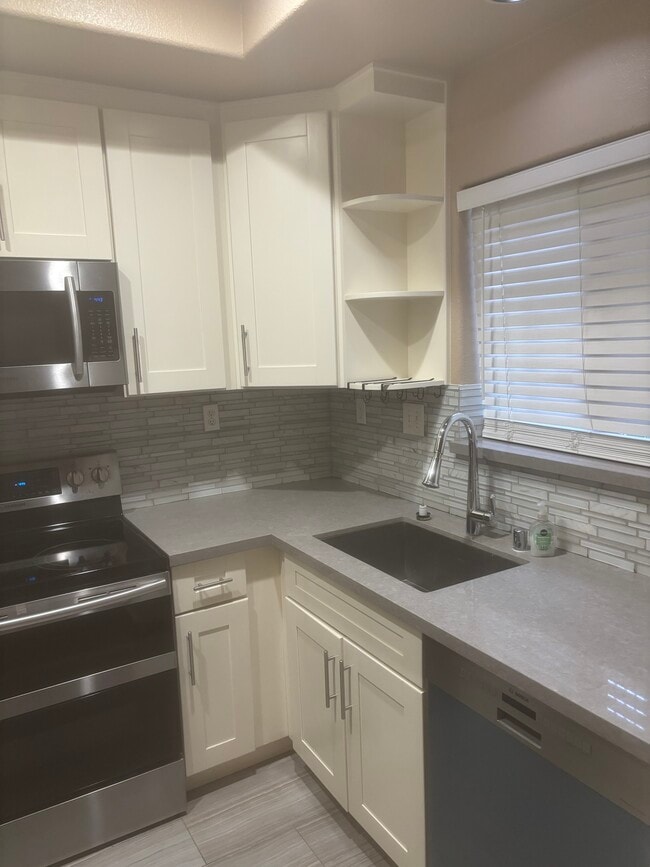 Photo - 5431 Sanchez Dr Unit 5431