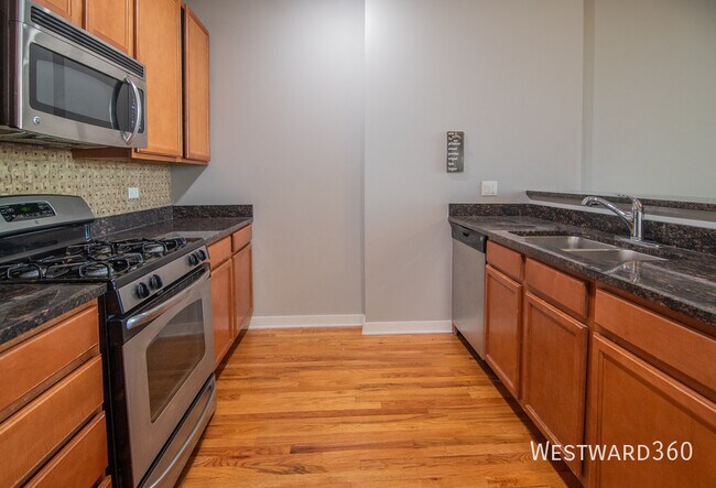 Photo - 1224 W Van Buren St Unit 712