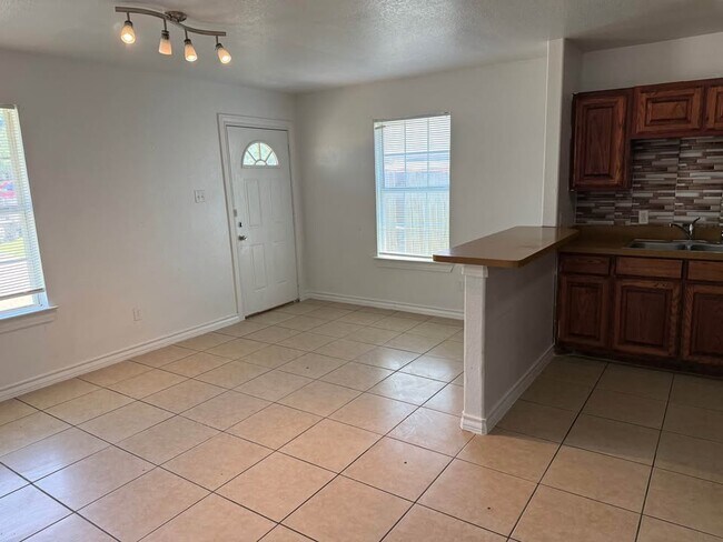 Photo - 3103 N Crump St