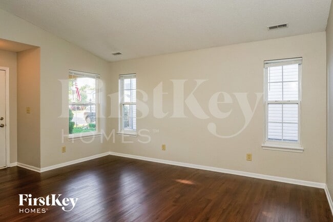 Photo - 1880 Long Lake Dr